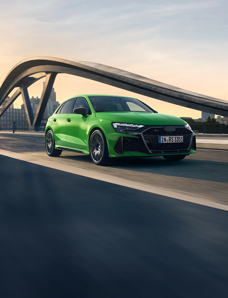 Audi RS 3 | アウディ公式カタログ