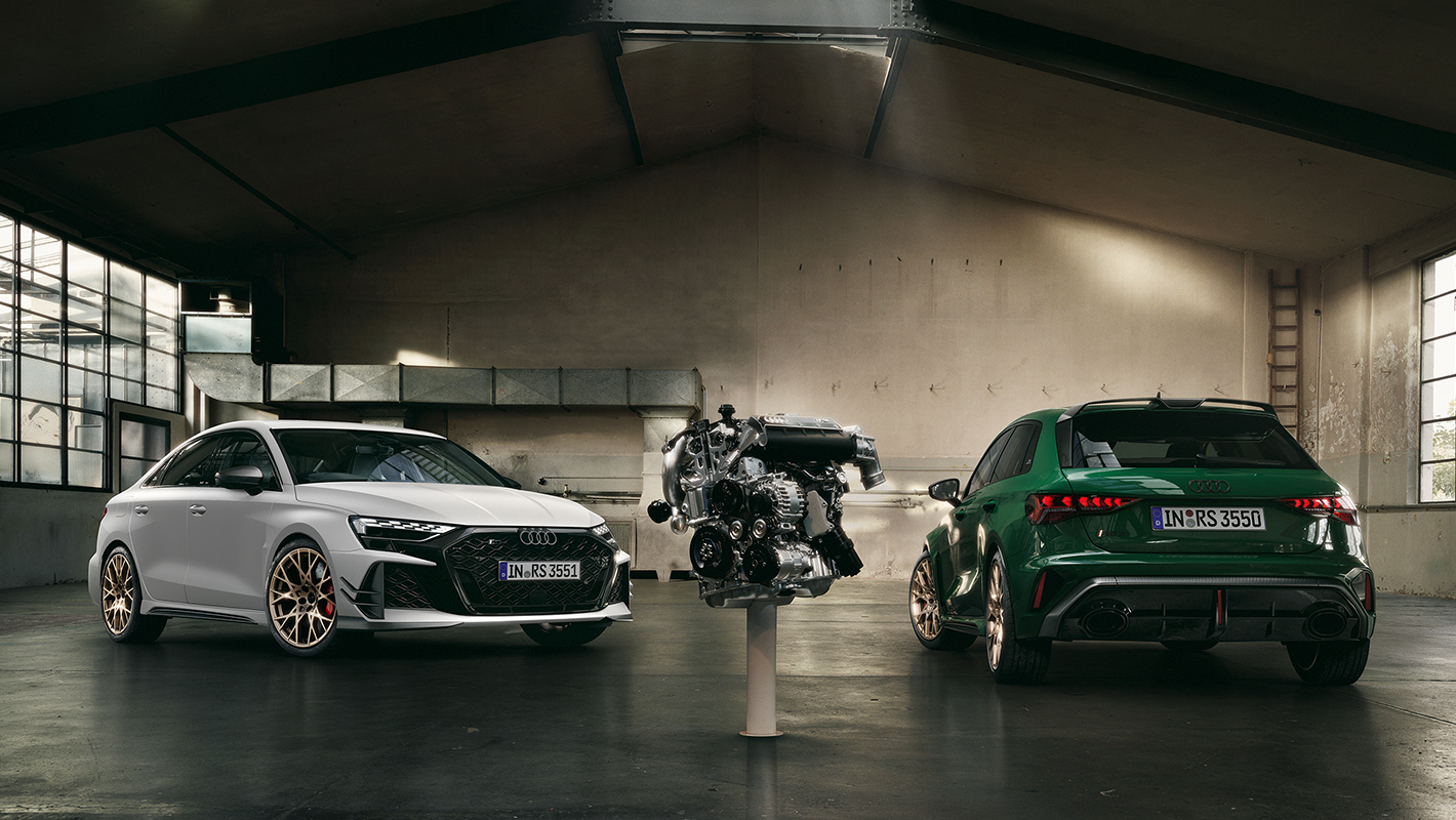 諸元／装備一覧 | Audi RS 3 | アウディ公式カタログ
